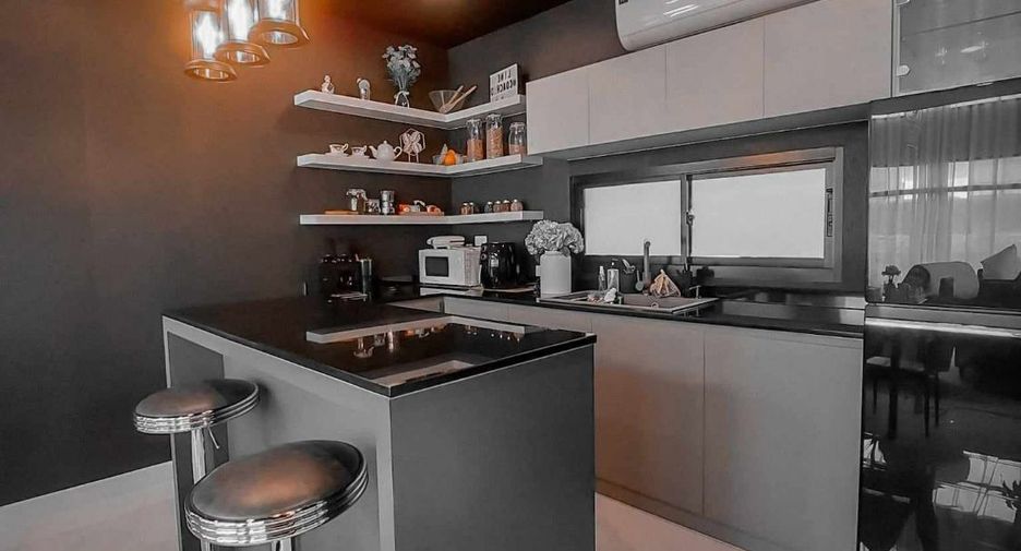 For rent 4 bedrooms house in Bang Bo, Samut Prakan