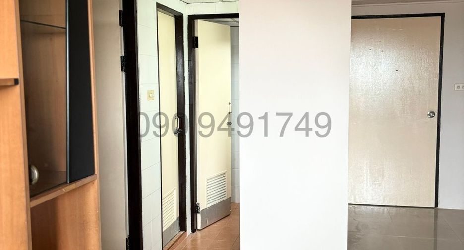 For rent 2 bedrooms condo in Khan Na Yao, Bangkok