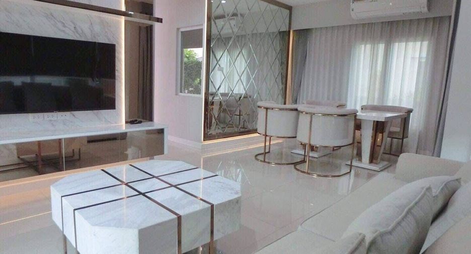 Casa en alquiler de 3 habitaciones en Bang Khen, Bangkok