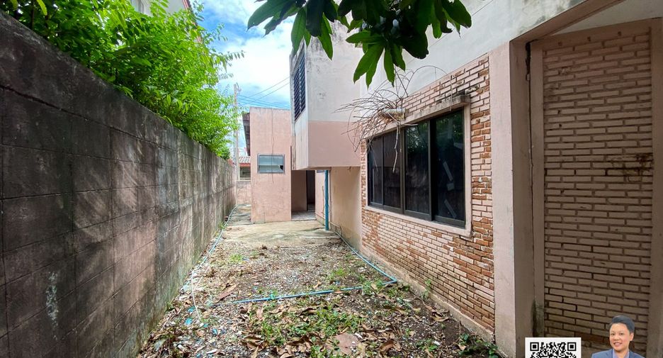 Casa en venta de 3 habitaciones en Lat Phrao, Bangkok