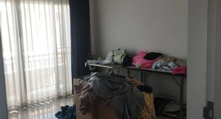 Haus zur Miete mit 3 Zimmer in Bang Khen, Bangkok