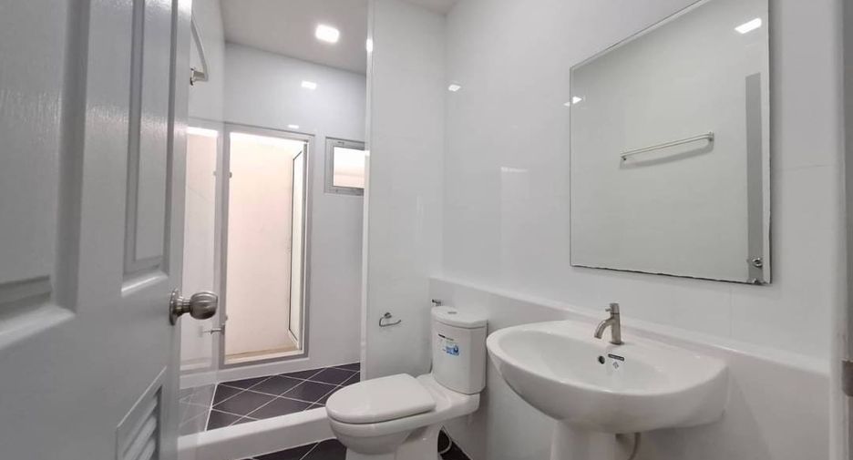 Аренда и продажа 3 спальни дом в Банг Кхун Тхиан, Бангкок