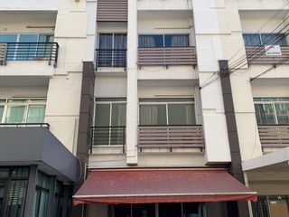 À louer 4 chambres maison à Wang Thonglang, Bangkok
