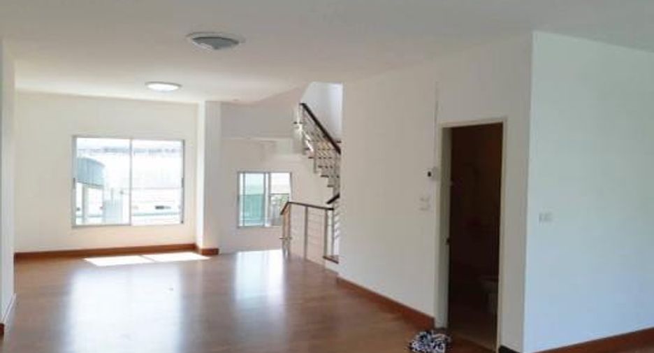 For rent 4 bedrooms house in Wang Thonglang, Bangkok