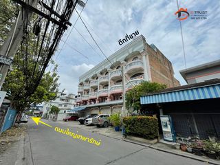 For sale 2 bed retail Space in Mueang Samut Prakan, Samut Prakan