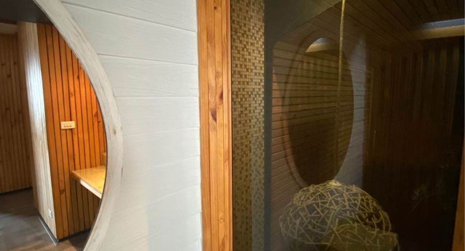 For sale 3 bedrooms condo in Phra Khanong, Bangkok