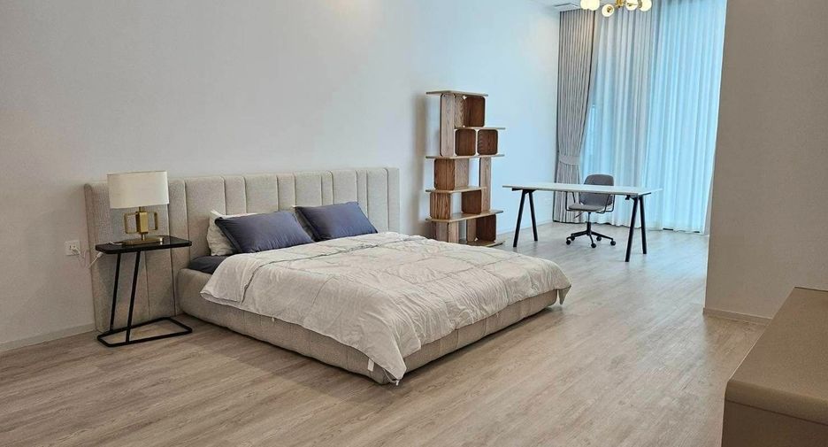 Casa en alquiler y en venta de 4 habitaciones en Saphan Sung, Bangkok