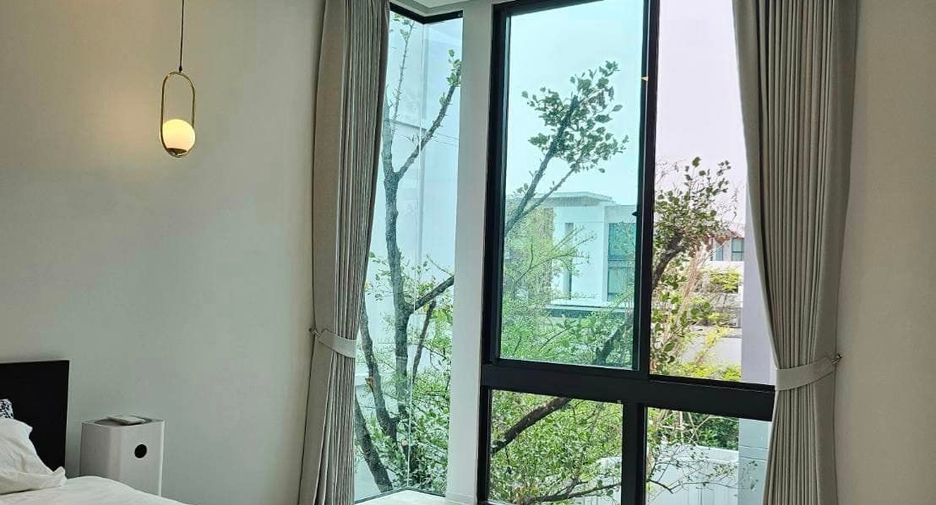 Casa en alquiler y en venta de 4 habitaciones en Saphan Sung, Bangkok