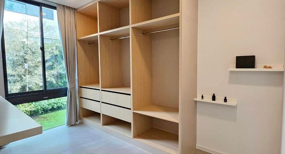 Casa en alquiler y en venta de 4 habitaciones en Saphan Sung, Bangkok