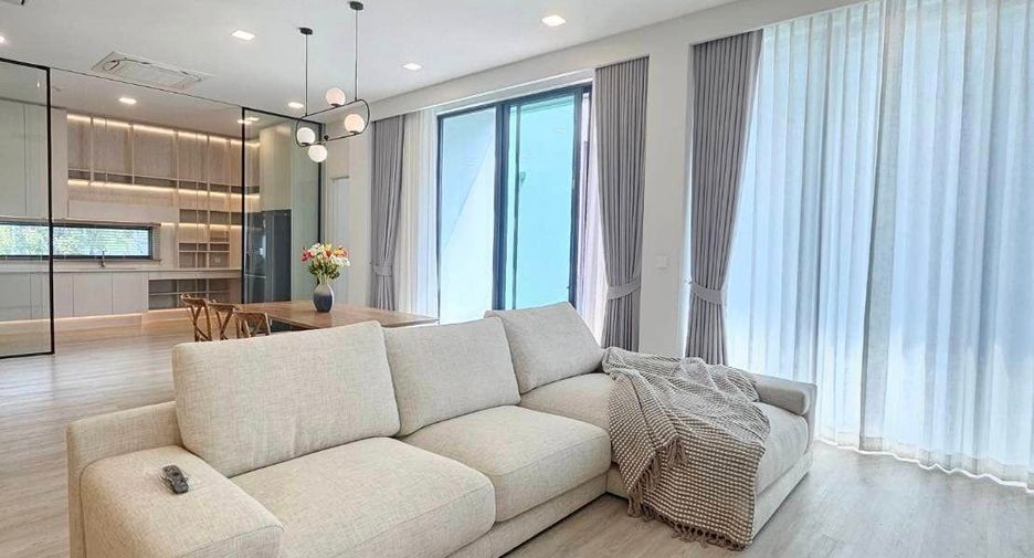 Casa en alquiler y en venta de 4 habitaciones en Saphan Sung, Bangkok