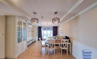 For sale 2 bed condo in Phaya Thai, Bangkok