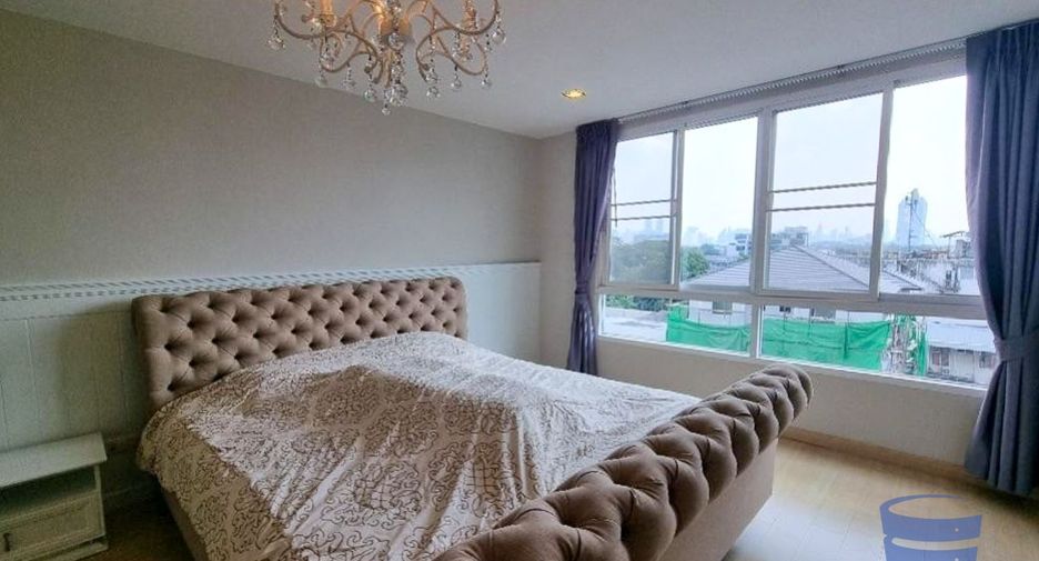 For sale 2 bed condo in Phaya Thai, Bangkok