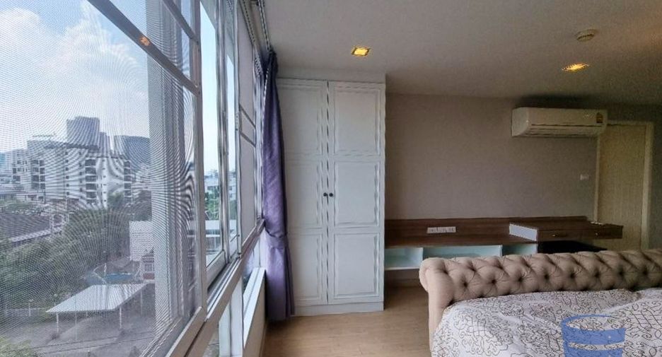 For sale 2 bed condo in Phaya Thai, Bangkok