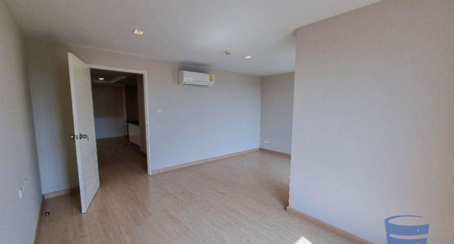 For sale 2 bed condo in Phaya Thai, Bangkok
