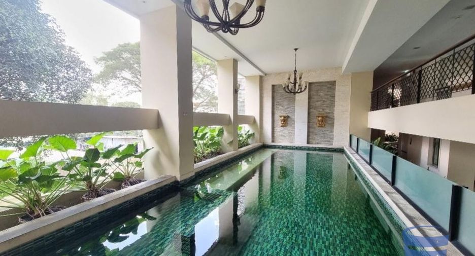 For sale 2 bed condo in Phaya Thai, Bangkok
