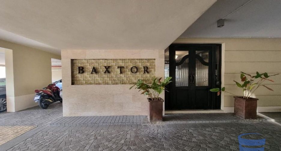 For sale 2 bed condo in Phaya Thai, Bangkok