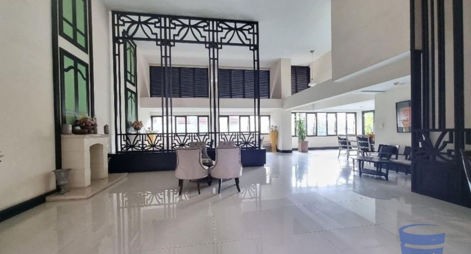 For sale 2 bed condo in Phaya Thai, Bangkok