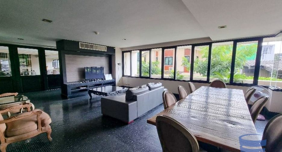 For sale 2 bed condo in Phaya Thai, Bangkok
