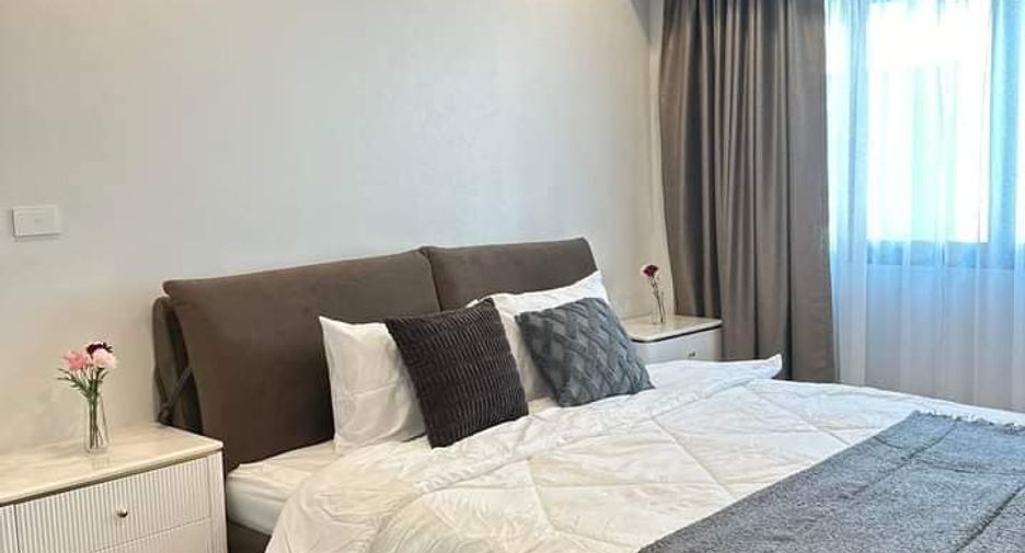 Casa en alquiler y en venta de 4 habitaciones en Bang Phli, Samut Prakan