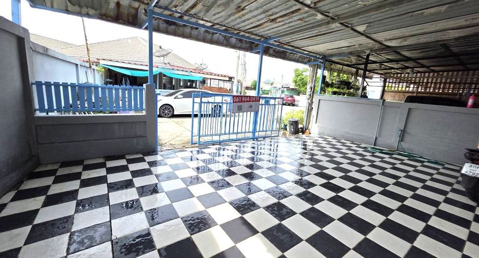 For sale 2 bedrooms townhouse in Bang Lamung, Chonburi
