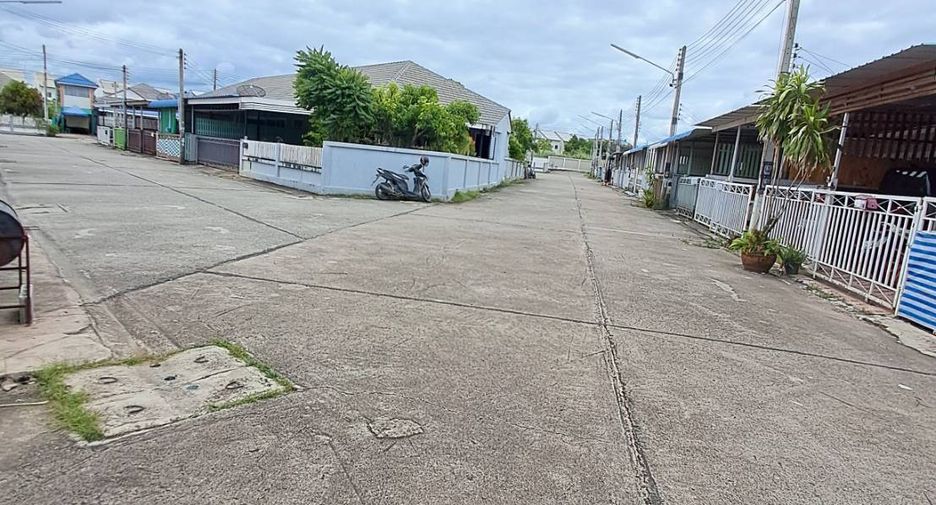 For sale 2 bedrooms townhouse in Bang Lamung, Chonburi