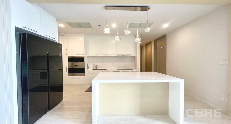 For sale 4 ベッドルーム condo in Pathum Wan, Bangkok