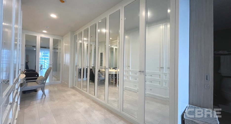For sale 4 ベッドルーム condo in Pathum Wan, Bangkok
