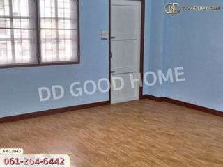 For rent 4 bed retail Space in Mueang Samut Prakan, Samut Prakan