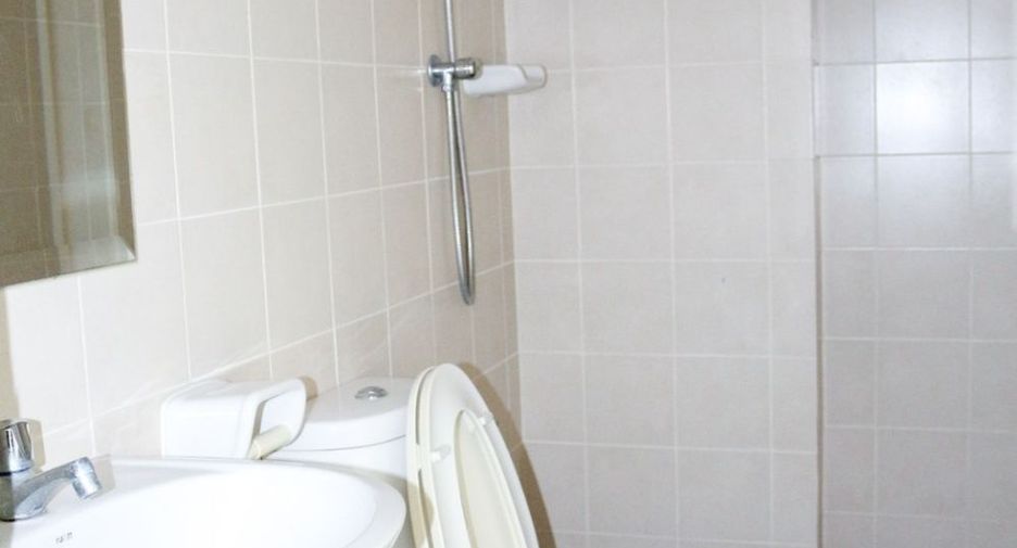 For sale 3 bedrooms condo in Watthana, Bangkok