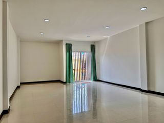 For sale 3 bed retail Space in Bang Phli, Samut Prakan