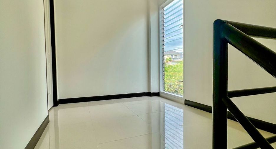 For sale 3 bedrooms retail Space in Bang Phli, Samut Prakan