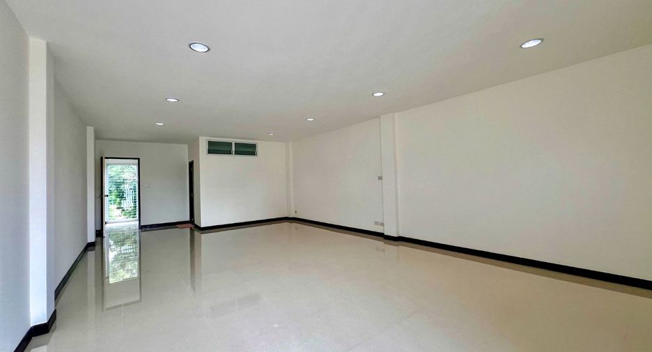 For sale 3 bedrooms retail Space in Bang Phli, Samut Prakan