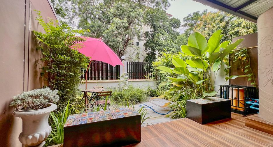 For sale 3 bedrooms retail Space in Bang Phli, Samut Prakan