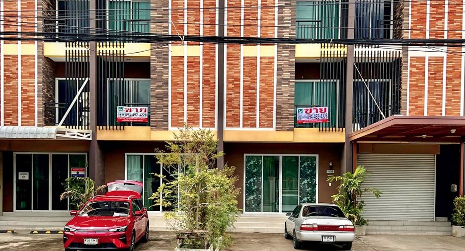 For sale 3 bedrooms retail Space in Bang Phli, Samut Prakan