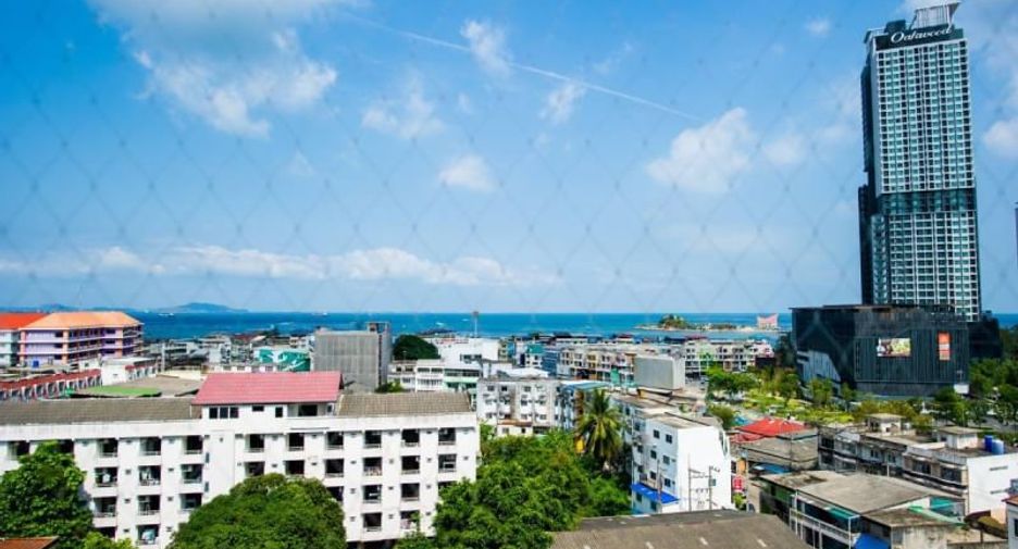 For sale 1 bed condo in Si Racha, Chonburi