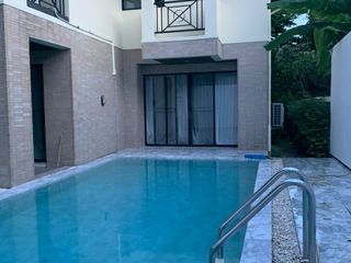 For rent 5 Beds condo in Din Daeng, Bangkok