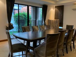 For rent 5 Beds condo in Din Daeng, Bangkok