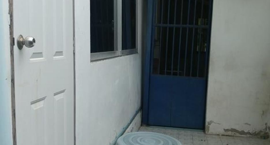 Gewerbefläche zur Miete und zum Kauf mit 4 Zimmer in Mueang Nonthaburi, Nonthaburi