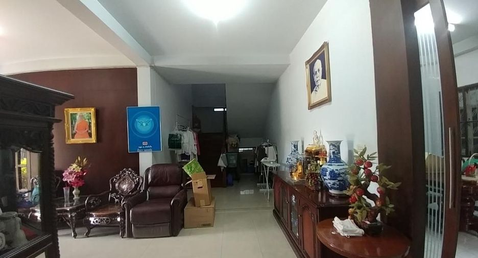 Gewerbefläche zur Miete und zum Kauf mit 4 Zimmer in Mueang Nonthaburi, Nonthaburi