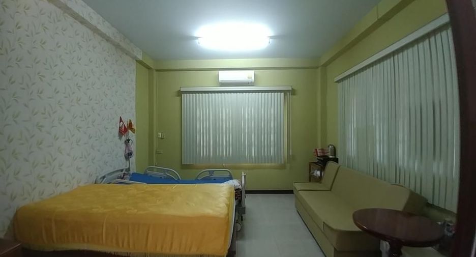 Gewerbefläche zur Miete und zum Kauf mit 4 Zimmer in Mueang Nonthaburi, Nonthaburi