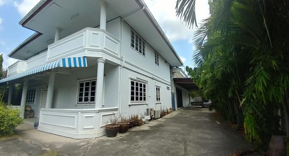Gewerbefläche zur Miete und zum Kauf mit 4 Zimmer in Mueang Nonthaburi, Nonthaburi