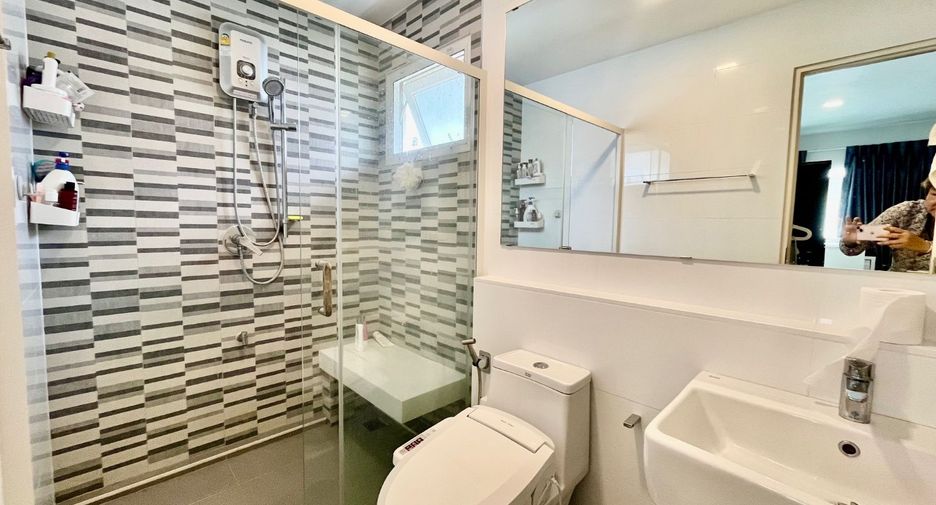 For sale 3 bedrooms house in Khlong Sam Wa, Bangkok