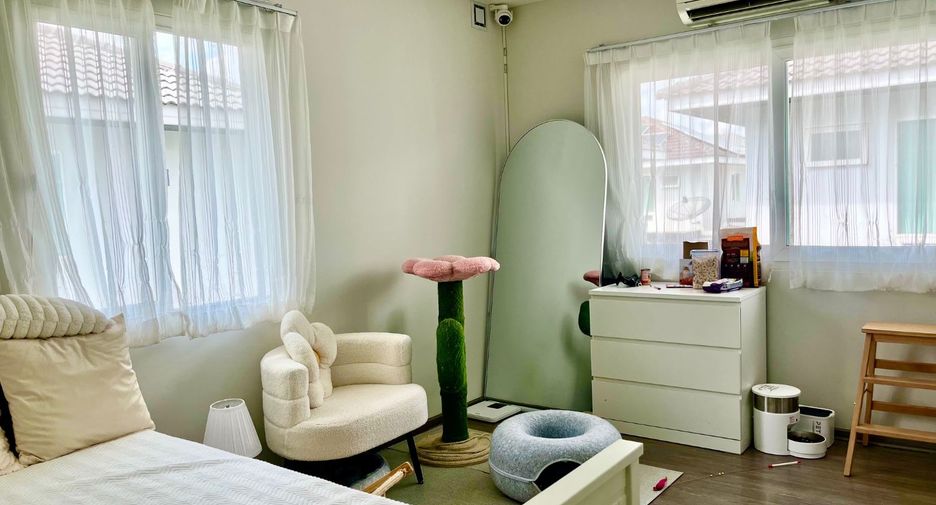 For sale 3 bedrooms house in Khlong Sam Wa, Bangkok
