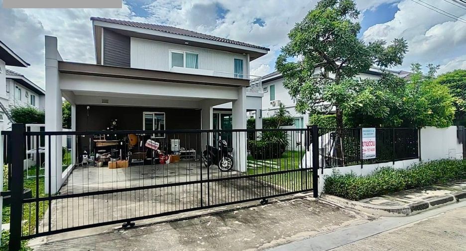 For sale 3 bedrooms house in Khlong Sam Wa, Bangkok