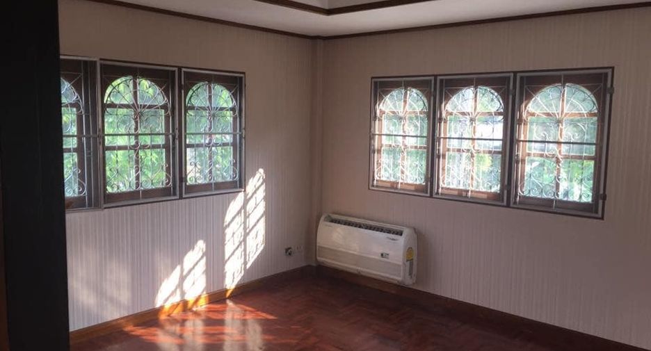 À vendre 5 chambres maison à Bang Na, Bangkok