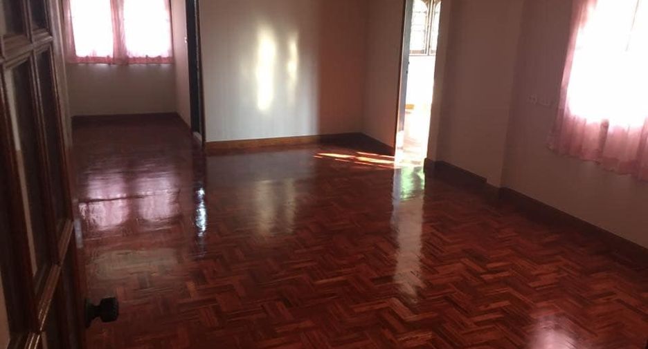À vendre 5 chambres maison à Bang Na, Bangkok