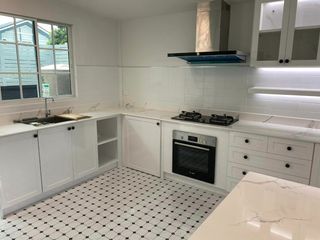 Haus zum Kauf mit 4 Zimmer in Lat Krabang, Bangkok
