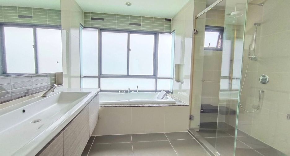 Casa en venta de 5 habitaciones en Bang Kapi, Bangkok