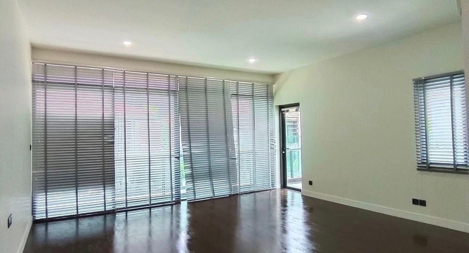 Casa en venta de 5 habitaciones en Bang Kapi, Bangkok