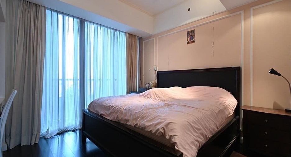 À louer 4 chambres condo à Sathon, Bangkok